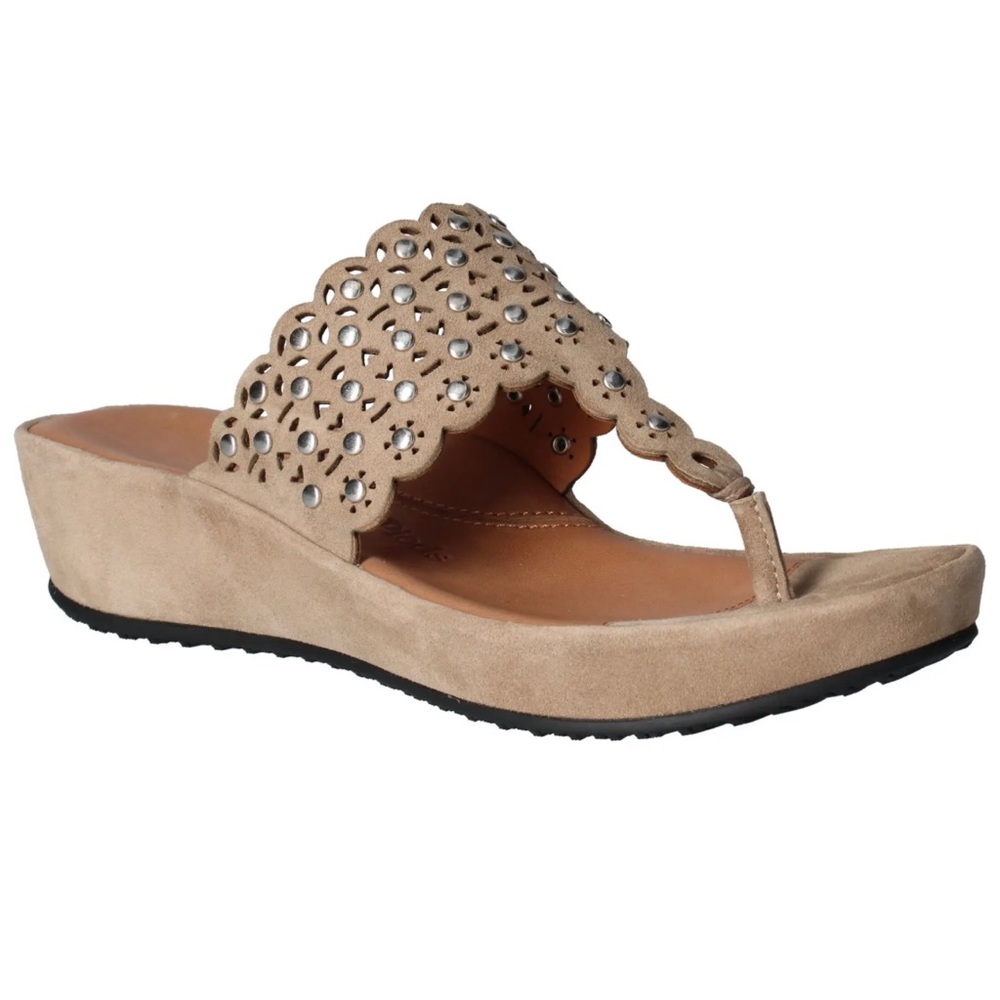 NEW L’Amour Des Pieds Chuxley wedge flip flop tan suede leather sandals 8.5